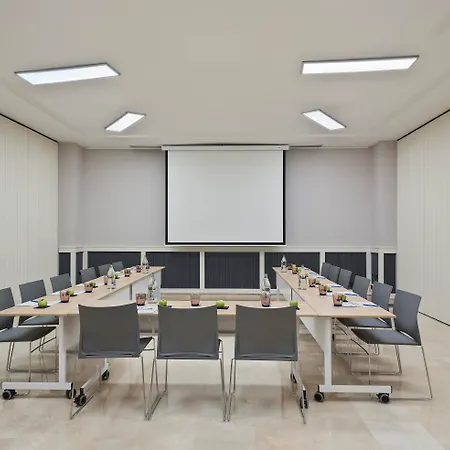 ホテル Innside By Melia Apolo 4*