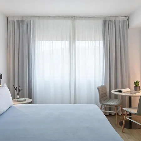 Hotel Apolo, Affiliated By Meliá 4*