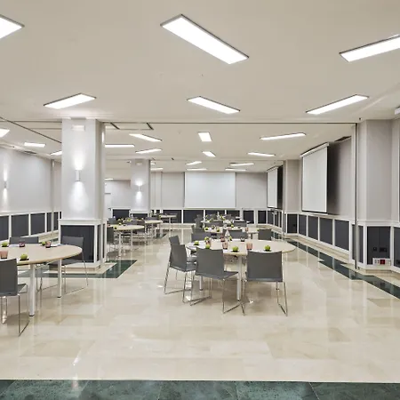 Hotel Innside By Meliá Apolo 4*
