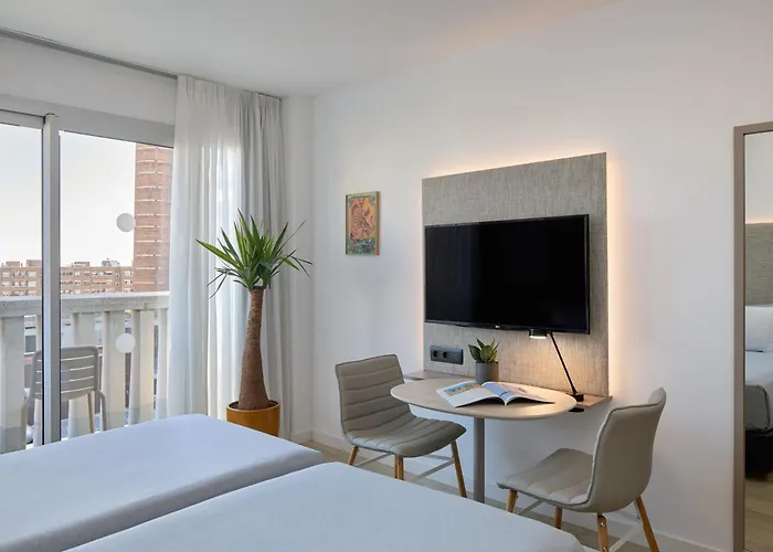Hotel INNSiDE by Meliá Barcelona Apolo 4*