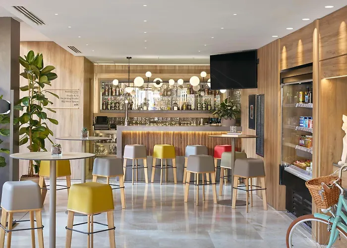 Hotel INNSiDE by Meliá Barcelona Apolo 4*