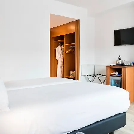 Hotel Apolo, Affiliated By Meliá