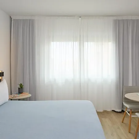 Innside By Melia Apolo 4* Barcelone